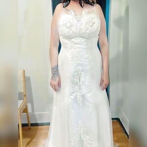Helen fountain weeding dress